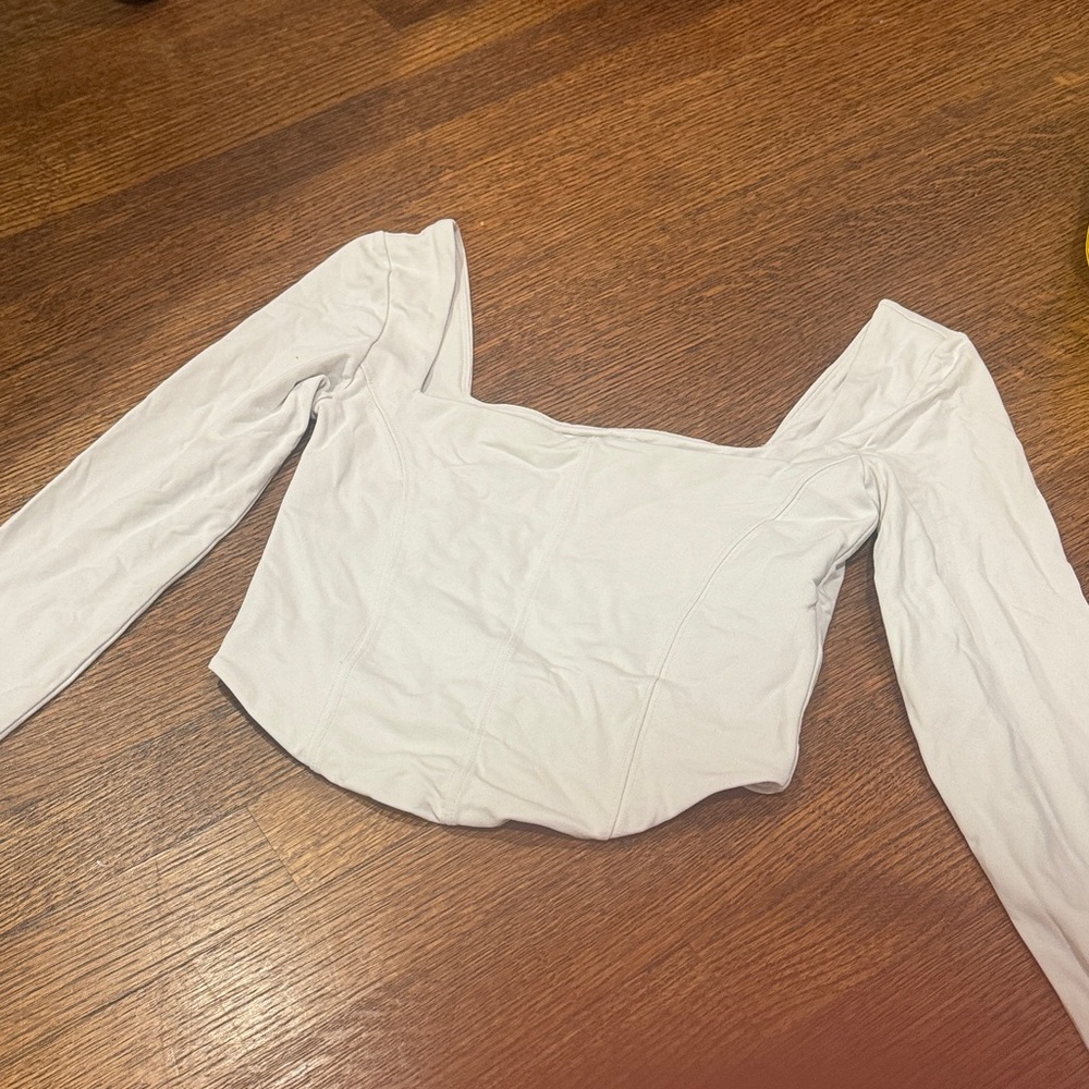 Aritzia White Long Sleeve Crop Top